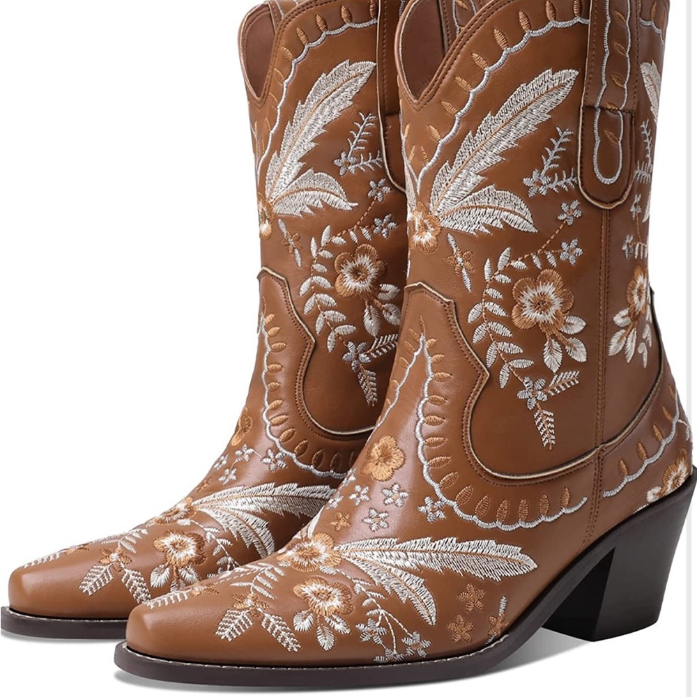 Embroidered cowboy/cowgirl boots